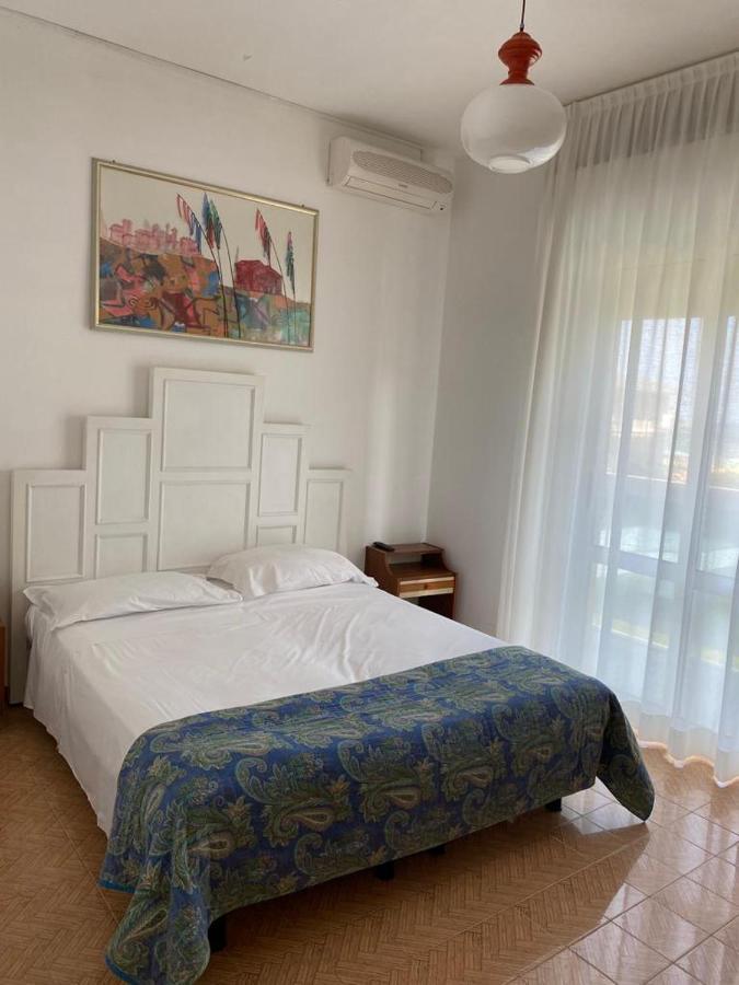 Hotel Laguna Лідо-ді-Єзоло Екстер'єр фото