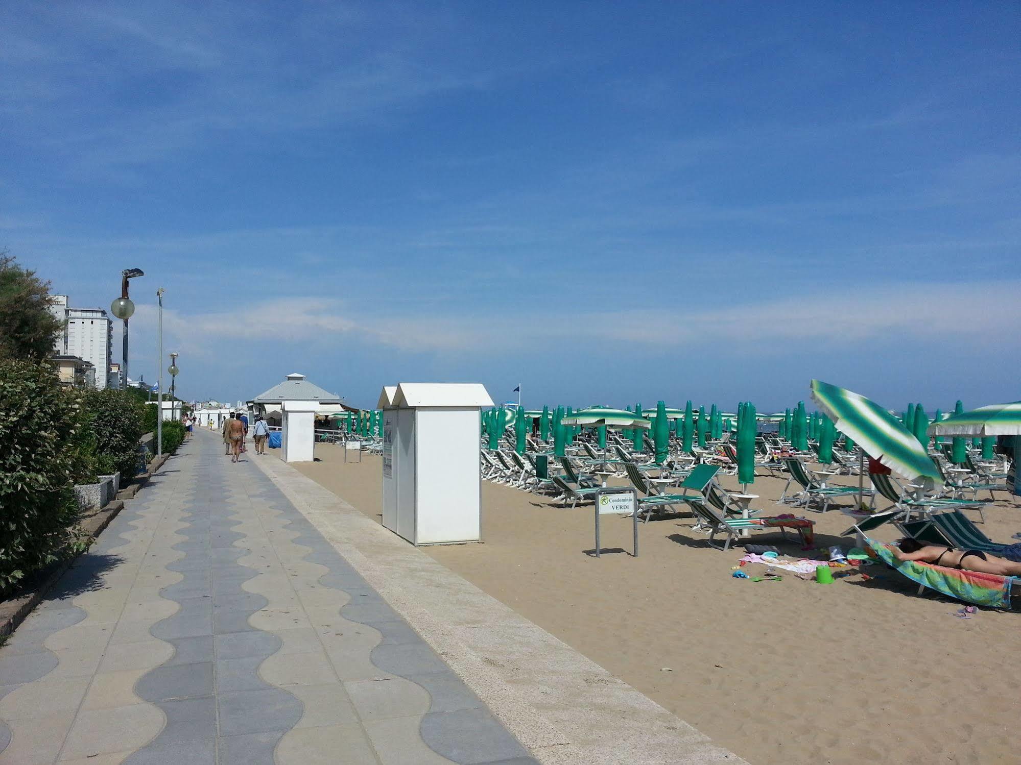 Hotel Laguna Лідо-ді-Єзоло Екстер'єр фото